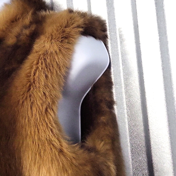 Fur Vest - Picture 2 of 8